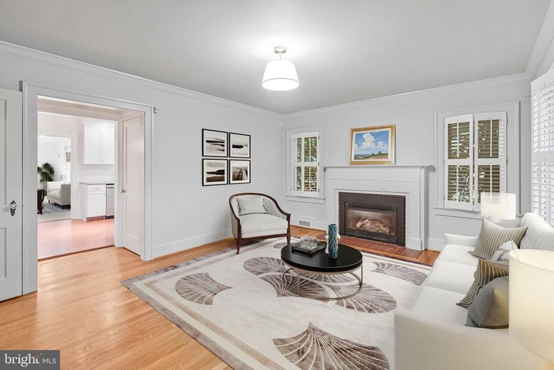 3521 8th St S, Arlington, VA 22204