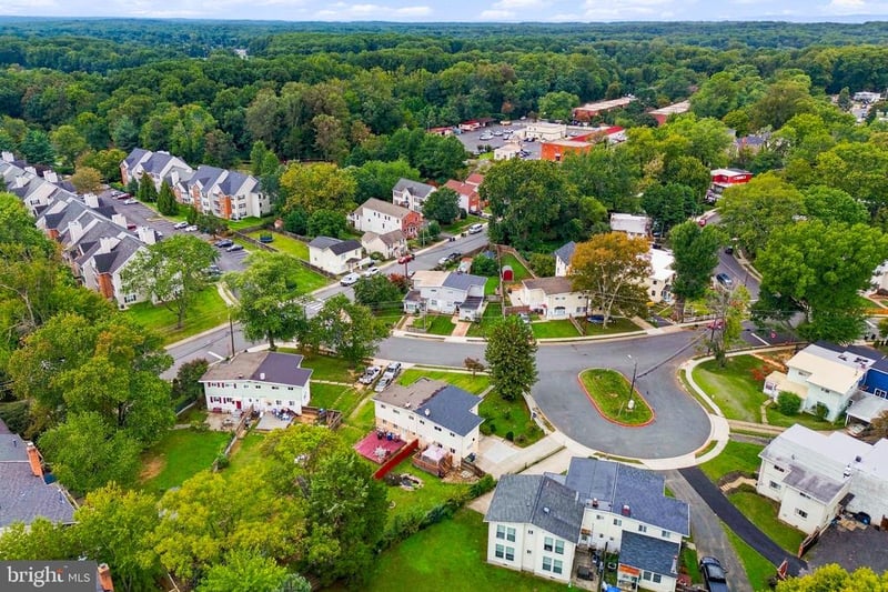 4230 Ardmore Pl, Fairfax, VA 22030