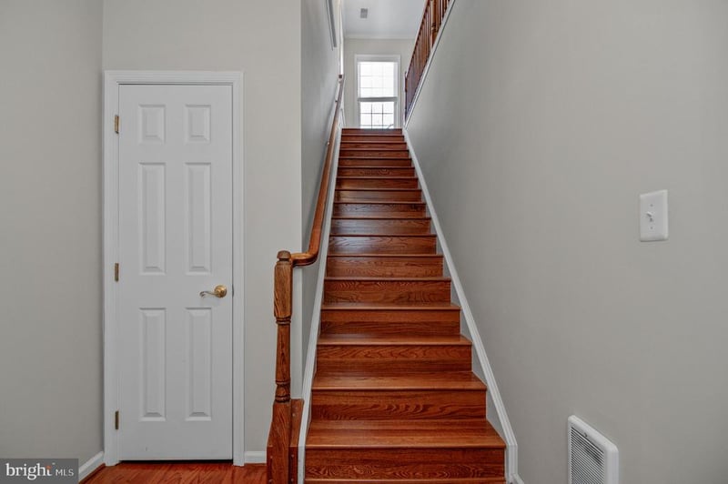 4619 Hummingbird Ln, Fairfax, VA 22033