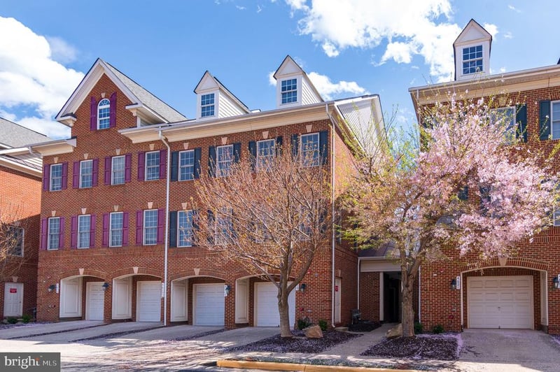 4619 Hummingbird Ln, Fairfax, VA 22033