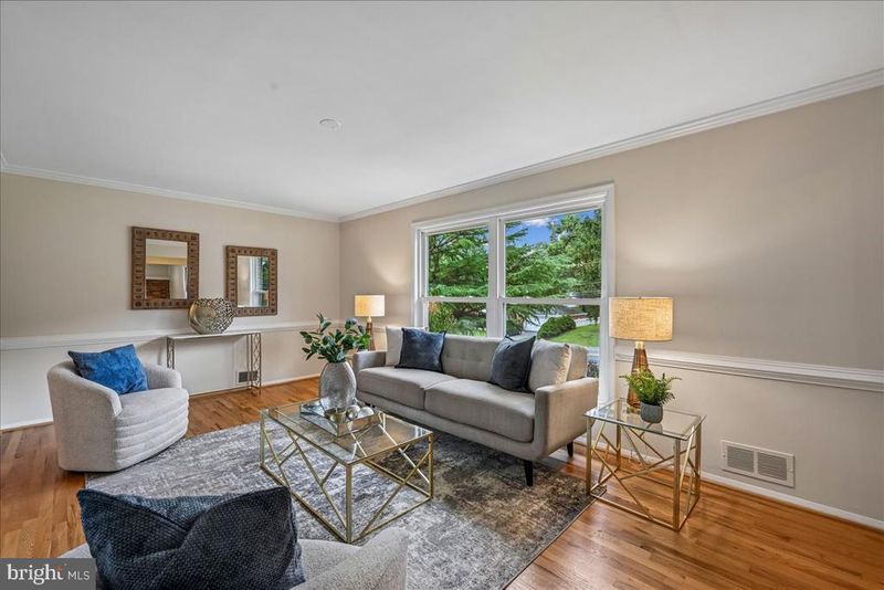 8807 Bells Mill Rd, Potomac, MD 20854