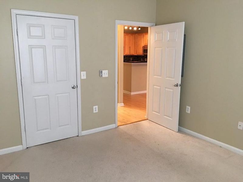 9490 Virginia Center Blvd #323, Vienna, VA 22181
