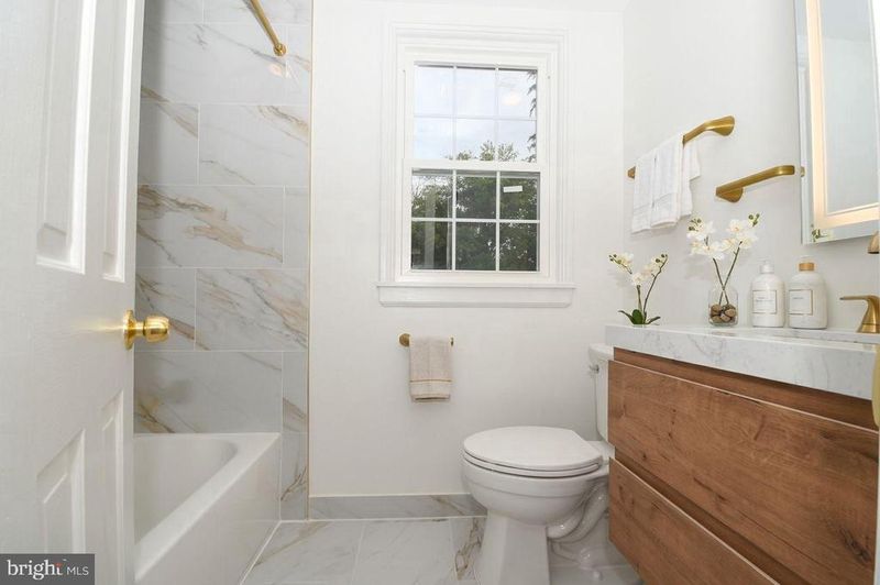 3321 S Wakefield St #A, Arlington, VA 22206