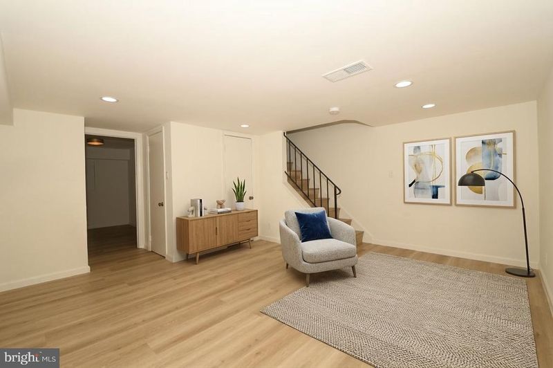 3321 S Wakefield St #A, Arlington, VA 22206