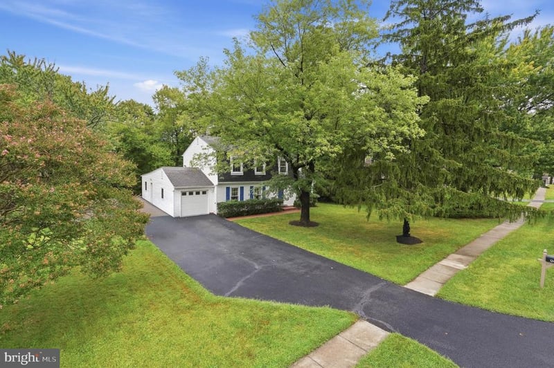 12404 Kings Lake Dr, Reston, VA 20191