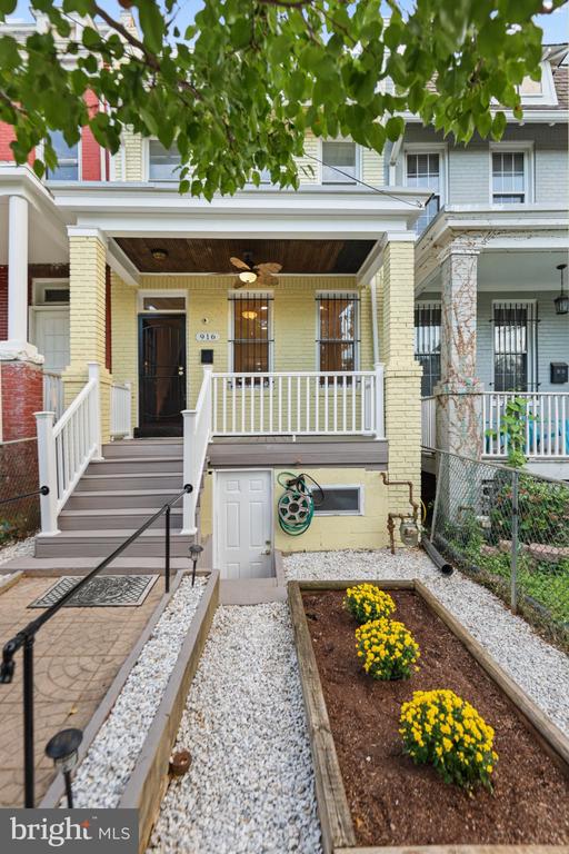 916 Shepherd St NW, Washington, DC 20011