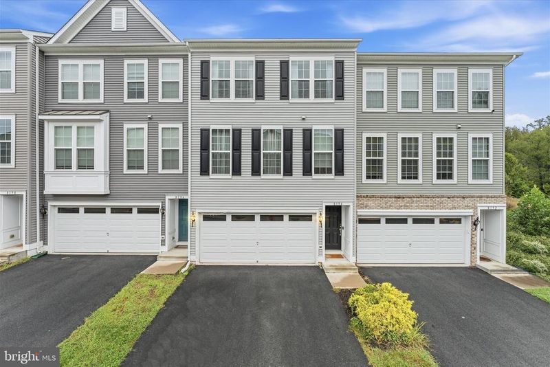 8194 Maude Ln, Manassas, VA 20110