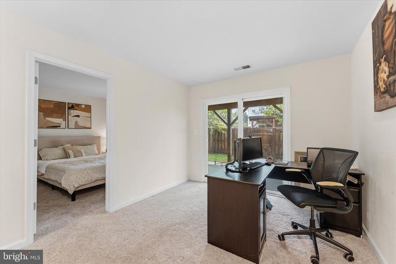 8194 Maude Ln, Manassas, VA 20110