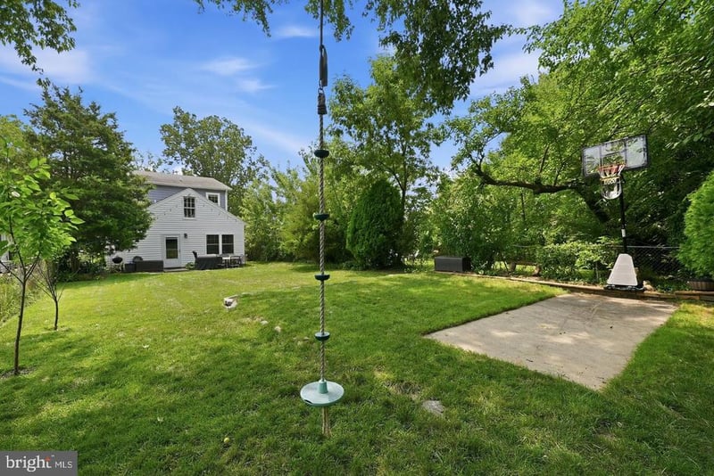 5633 5th St N, Arlington, VA 22205