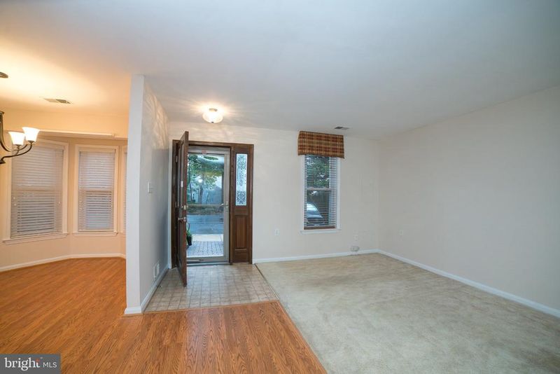 982 Riversedge Cir, Annapolis, MD 21401