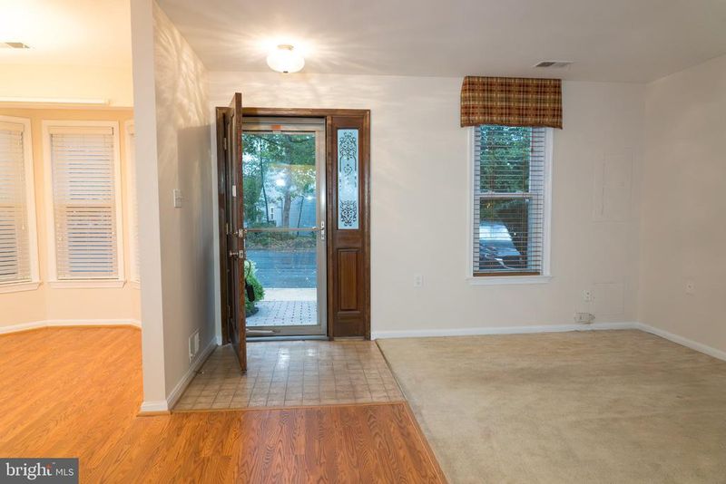982 Riversedge Cir, Annapolis, MD 21401
