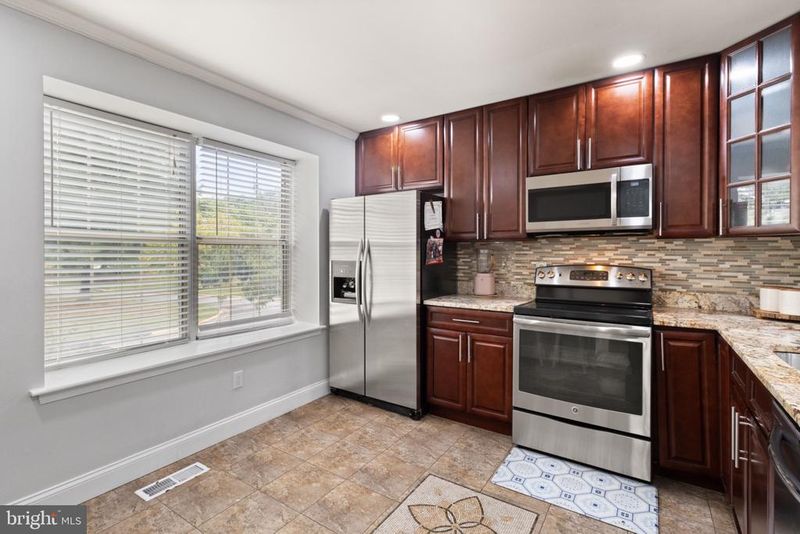 14932 Hyatt Pl, Woodbridge, VA 22191