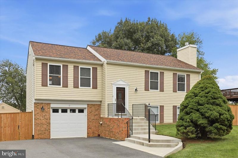 8507 Adventure Ct, Walkersville, MD 21793