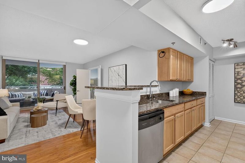 1001 N Vermont St #214, Arlington, VA 22201