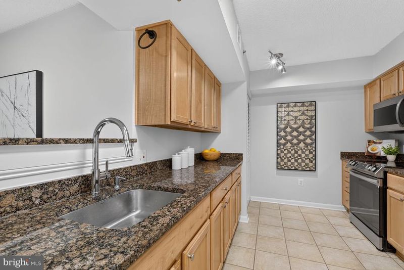 1001 N Vermont St #214, Arlington, VA 22201