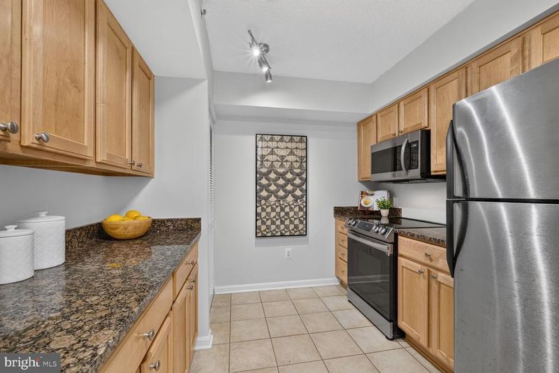 1001 N Vermont St #214, Arlington, VA 22201
