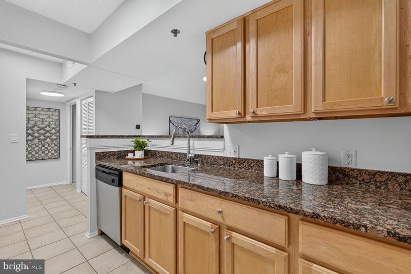 1001 N Vermont St #214, Arlington, VA 22201
