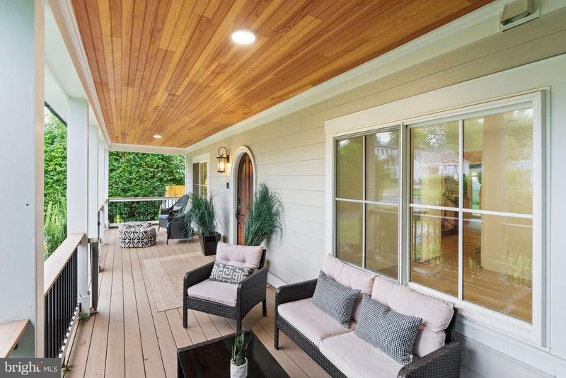 6670 Barrett Rd, Falls Church, VA 22042
