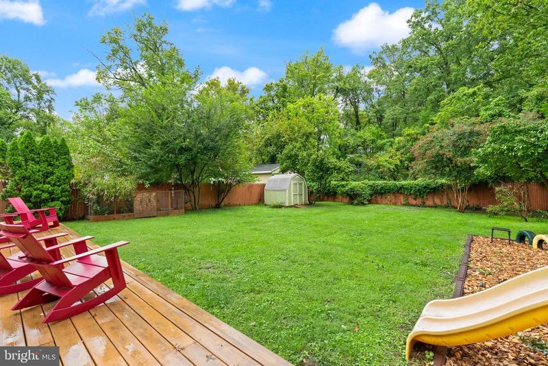 6670 Barrett Rd, Falls Church, VA 22042