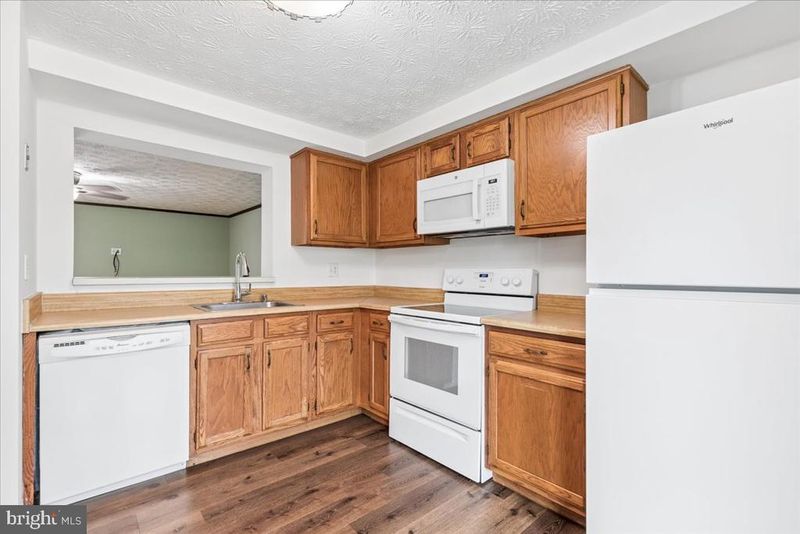 15412 N Oak Ct, Bowie, MD 20716