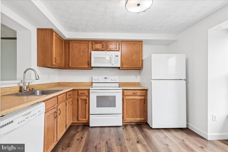 15412 N Oak Ct, Bowie, MD 20716