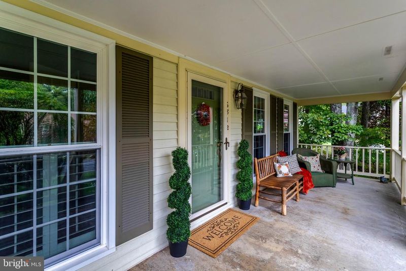 6812 Bluecurl Cir, Springfield, VA 22152