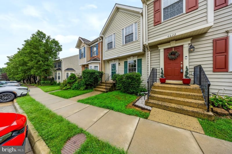 4624 Flatlick Branch Dr, Chantilly, VA 20151