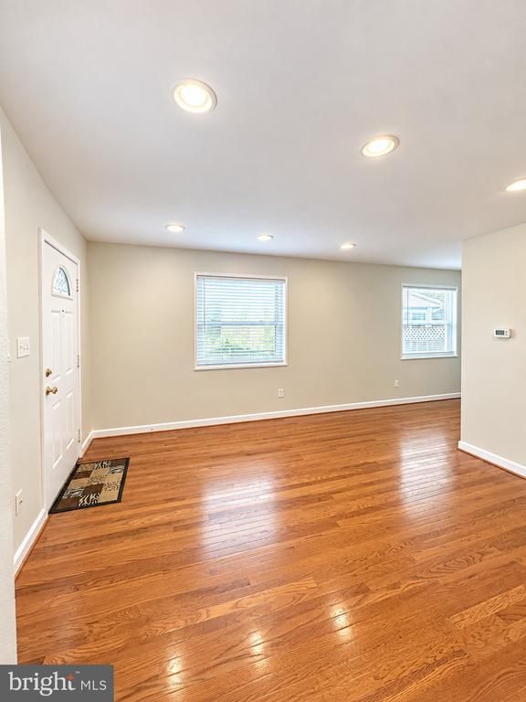 7 S Ingram St, Alexandria, VA 22304