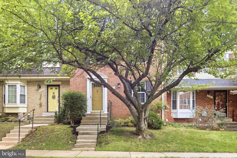 10351 Granite Creek Ln, Oakton, VA 22124
