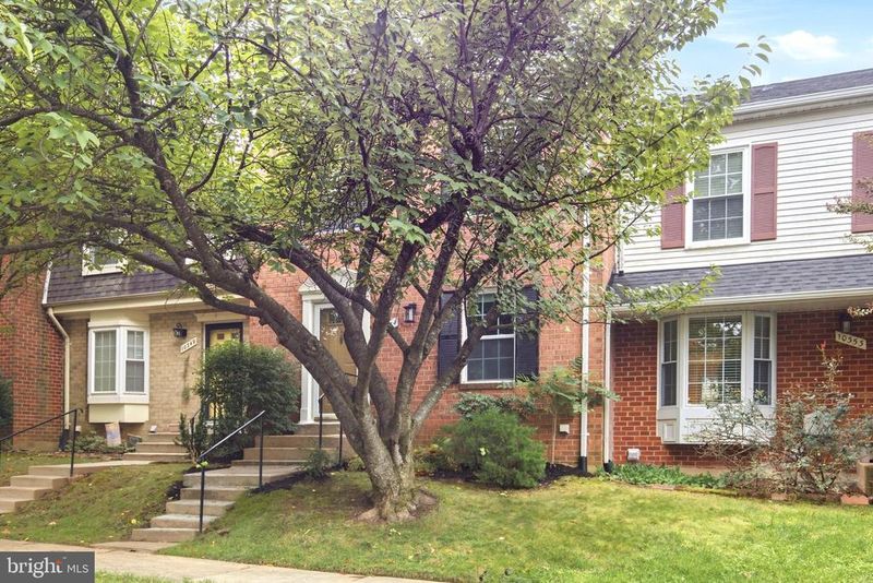 10351 Granite Creek Ln, Oakton, VA 22124