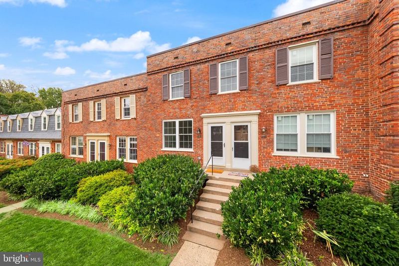1400 S Edgewood St #521, Arlington, VA 22204