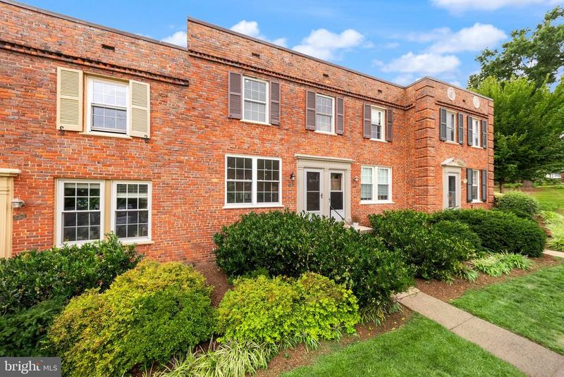 1400 S Edgewood St #521, Arlington, VA 22204