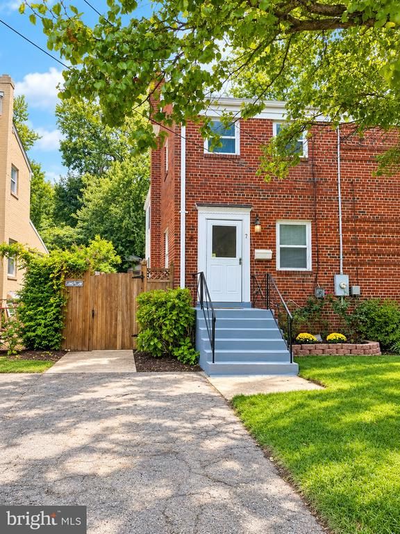 7 S Ingram St, Alexandria, VA 22304