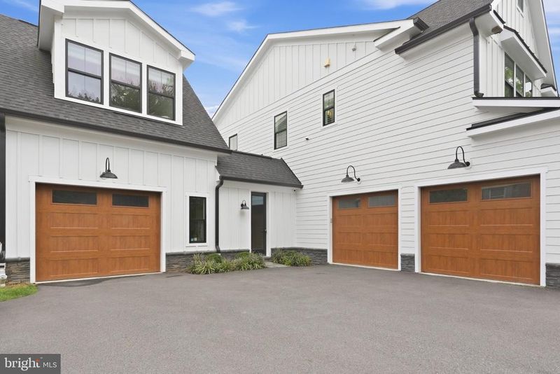 10201 Gary Rd, Potomac, MD 20854