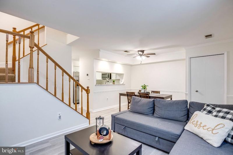 14366 Havener House Ct, Centreville, VA 20120