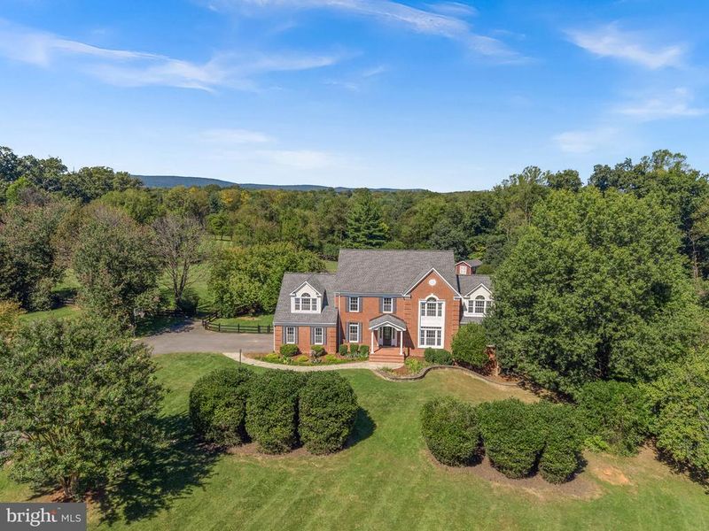 17508 Pinehurst Ct, Purcellville, VA 20132