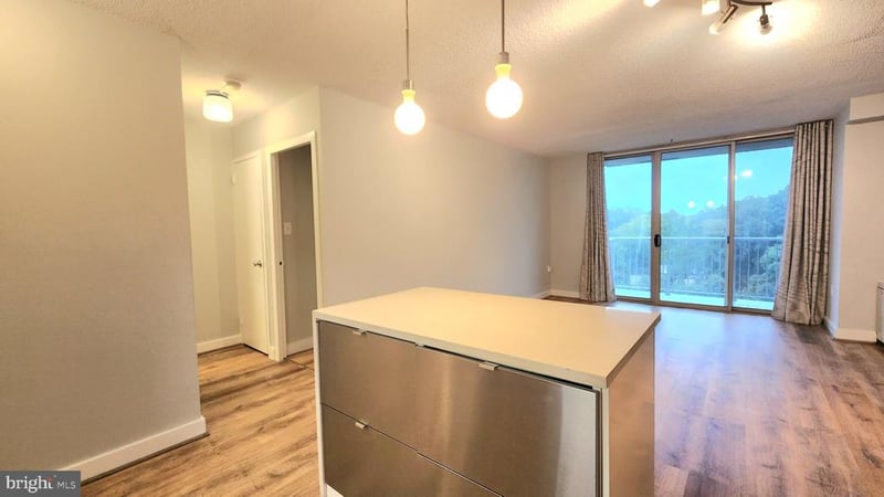 2500 N Van Dorn St #1020, Alexandria, VA 22302