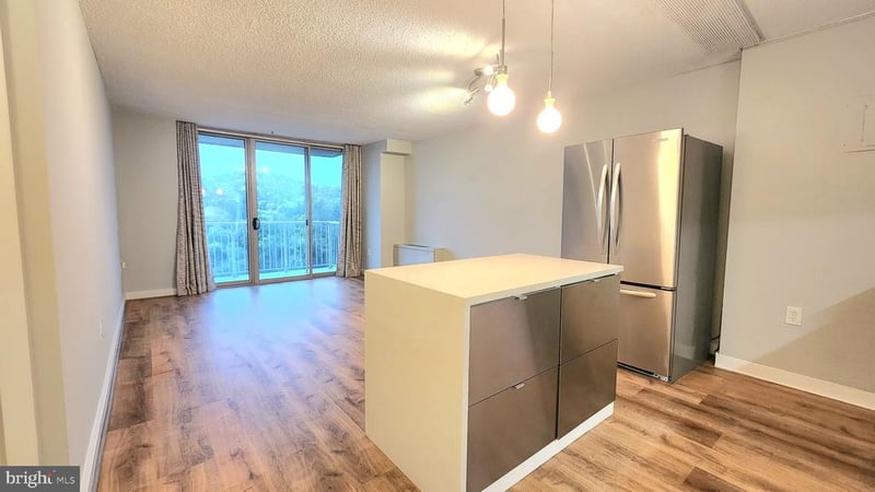 2500 N Van Dorn St #1020, Alexandria, VA 22302