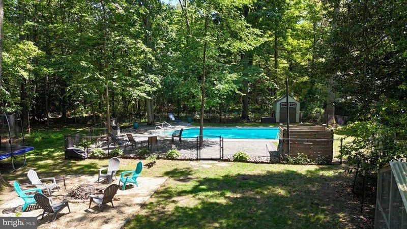 87 Marydale Rd, Pasadena, MD 21122