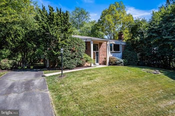 1317 Macbeth St, Mclean, VA 22102
