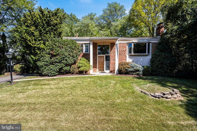 1317 Macbeth St, Mclean, VA 22102