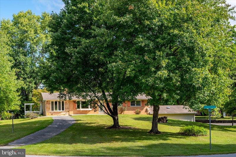 5611 Park Dr, Bowie, MD 20715