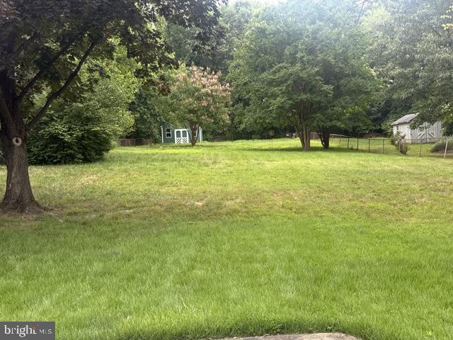 2414 Fairview Dr, Alexandria, VA 22306