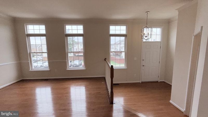 22582 Scattersville Gap Ter, Ashburn, VA 20148