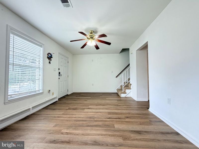 115 E Concord Ct, Sterling, VA 20164