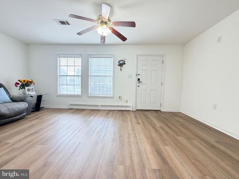 115 E Concord Ct, Sterling, VA 20164