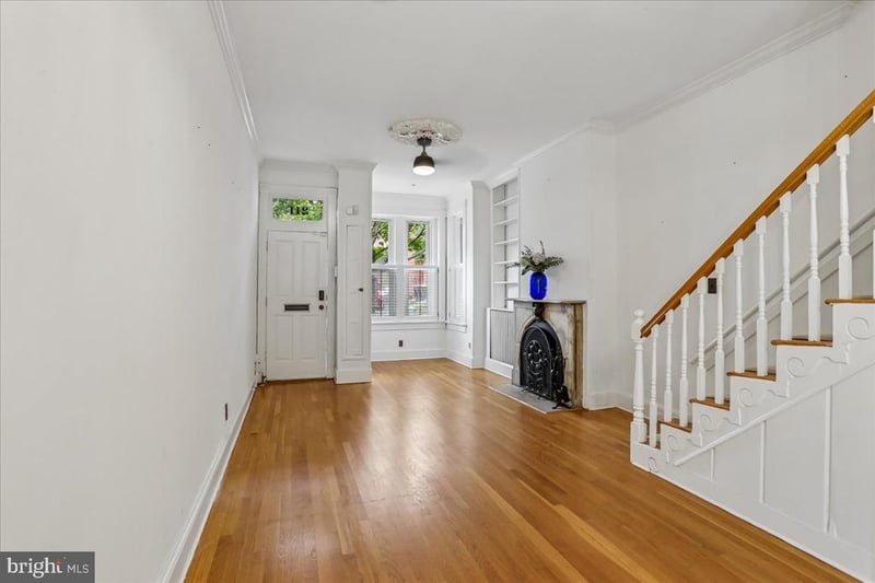 211 5th St SE, Washington, DC 20003