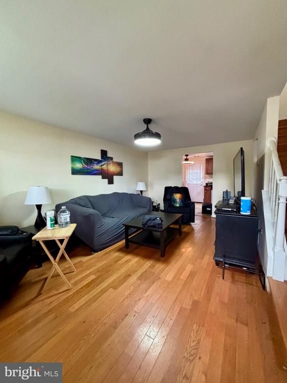 45 Quincy Ct, Sterling, VA 20165