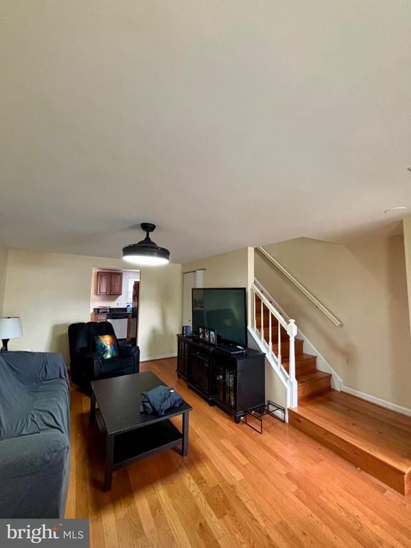 45 Quincy Ct, Sterling, VA 20165