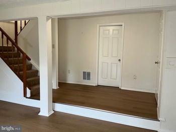 7525 Weatherby Dr, Rockville, MD 20855